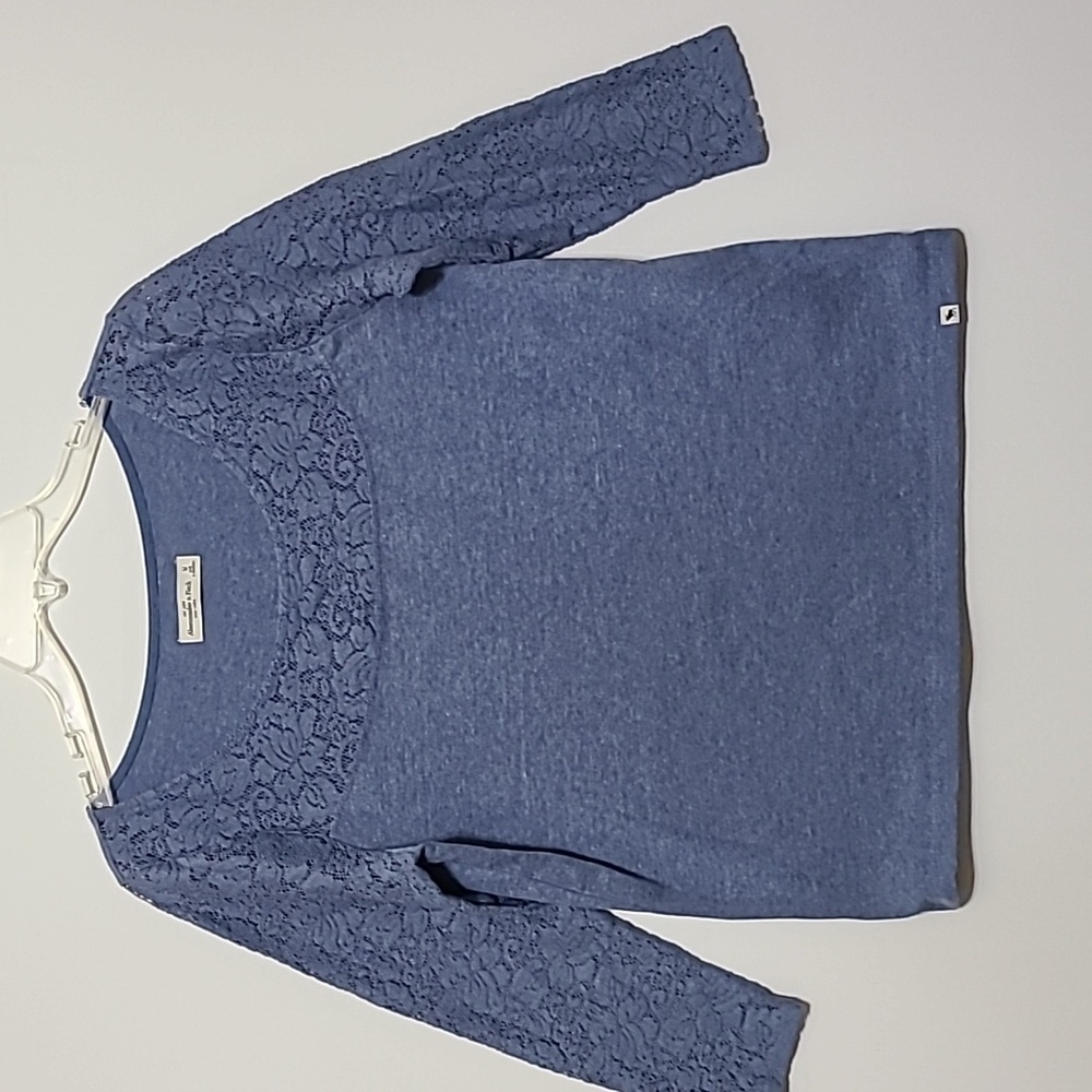 ABERCROMBIE & FITCH Light Blue Lace Trim 3/4 Sleeve Blouse - Size Medium